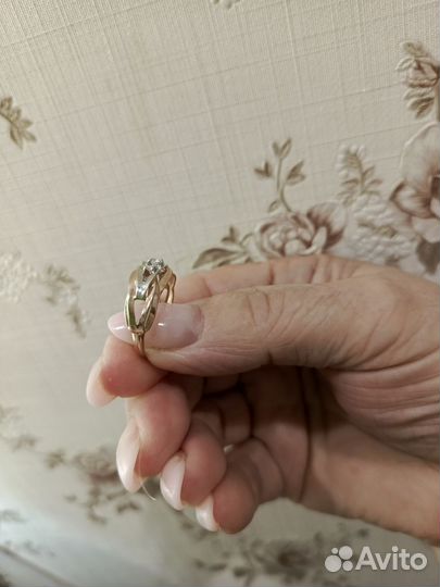Золотое кольцо женское