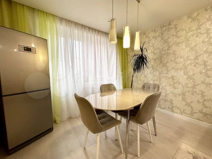 2-к. квартира, 83,7 м², 2/14 эт.