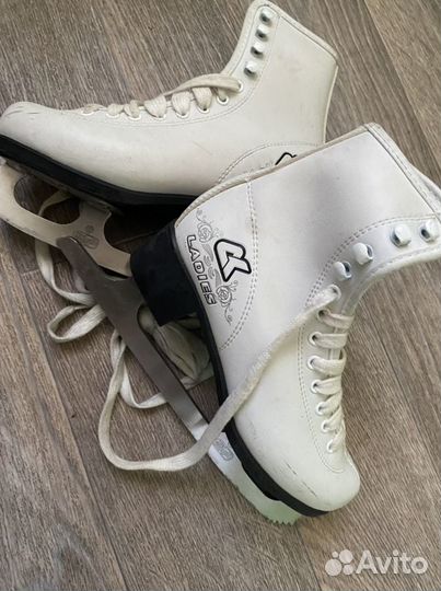 Коньки фигурные 32 размер