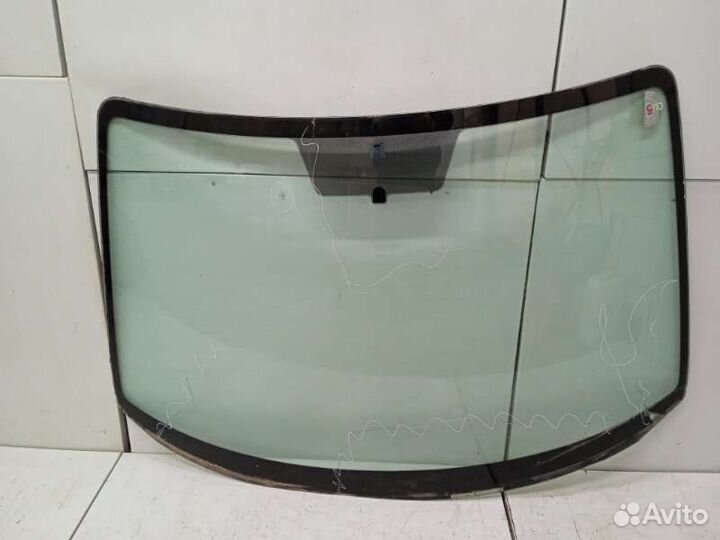 Стекло ветровое Mazda axela / mazda3