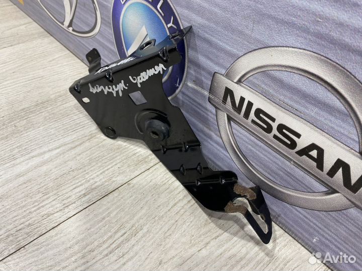 Кронштейн renault duster