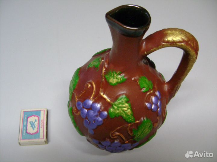 Кувшин и рюмки для вина