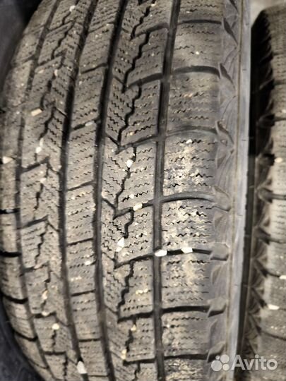 Roadstone Winguard Ice 195/65 R15
