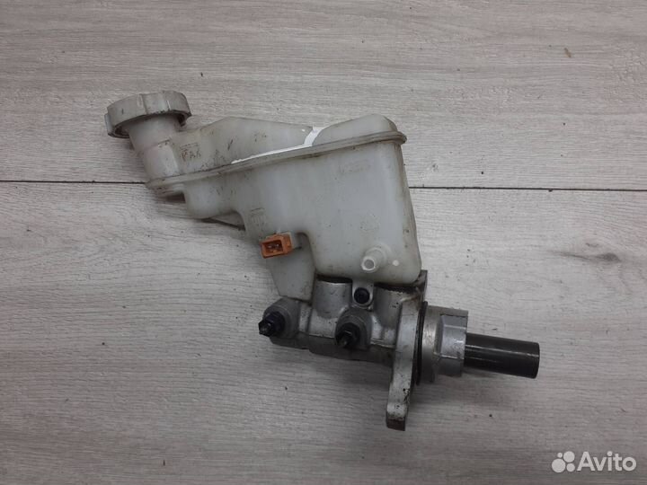 Главный тормозной цилиндр Kia Cerato 3