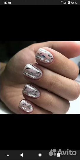 Модель на маникюр