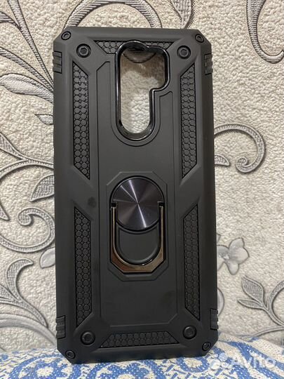 Чехлы на телефон