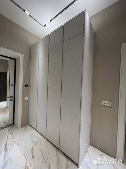 Шкаф распашной