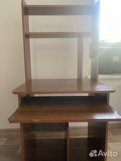 Стол компьютерный