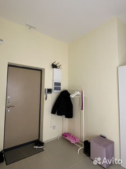 Место по наращиванию ресниц и перманент макияж