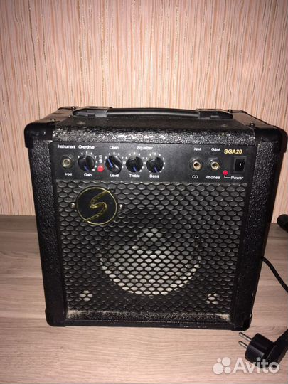 Гитарный комбоусилитель