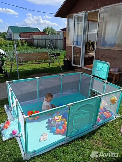 Детский игровой манеж, сухой бассейн