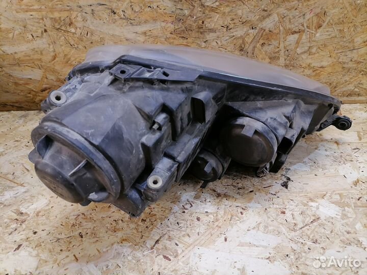 Комплект фар Volkswagen Jetta 5 ксенон