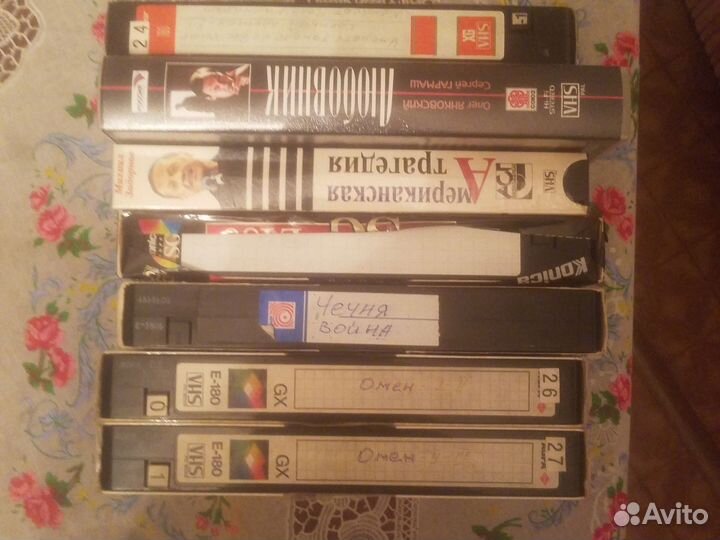 Видео и аудио кассеты. Диски. Тематика разная