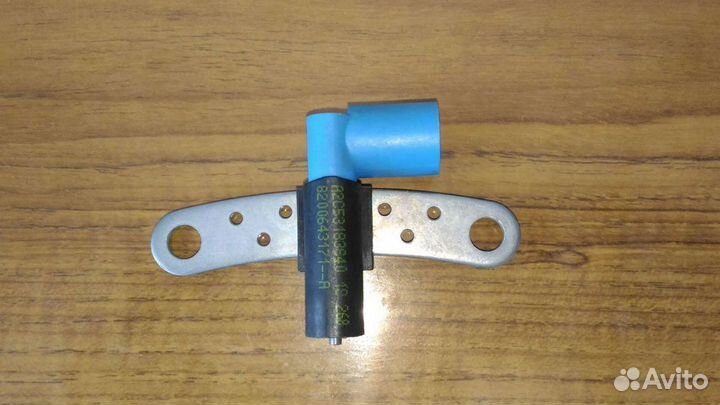 Датчик положения коленчатого вала на Логан1