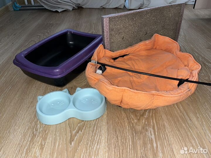 Лежанка для кошек бу