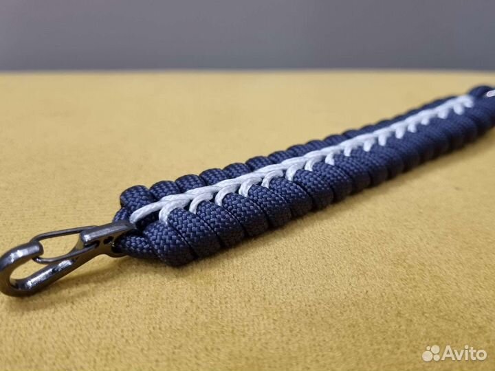 Брелок из паракорда темляк браслет