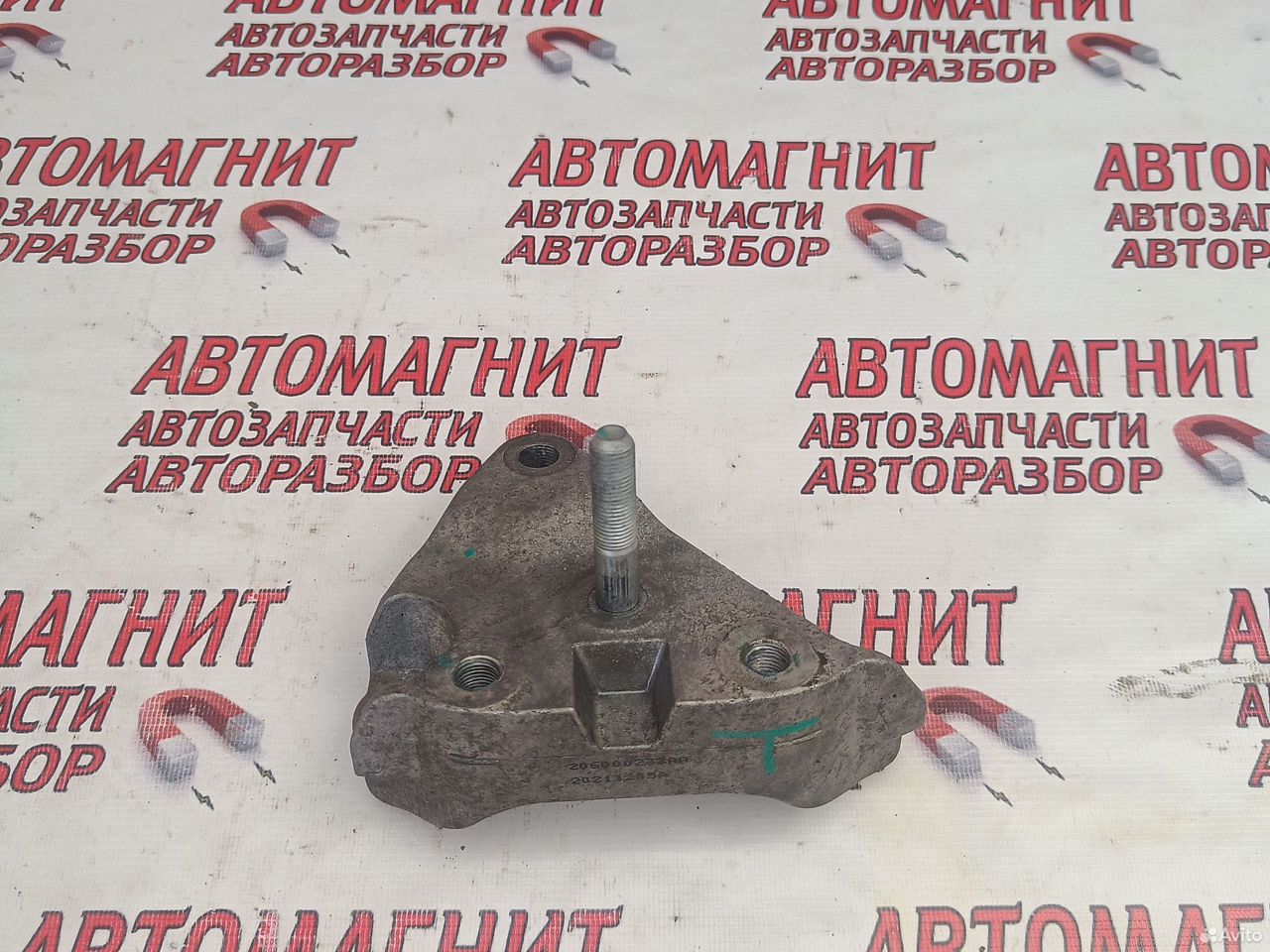 Кронштейн опоры двигателя левый Exeed LX