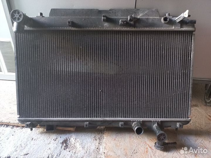 Радиатор охлаждения для MT toyota rav4 2003