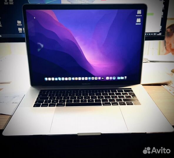 Macbook pro 15 2016 touch bar i7 16Gb