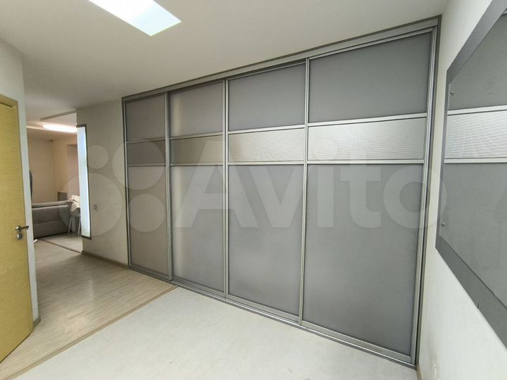 4-к. квартира, 137,2 м², 7/8 эт.