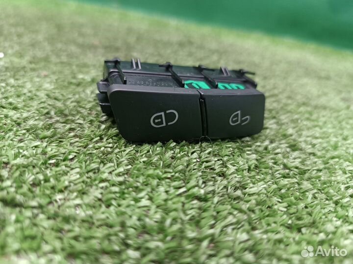 Кнопка блокировки дверей Mercedes-Benz Cla W117