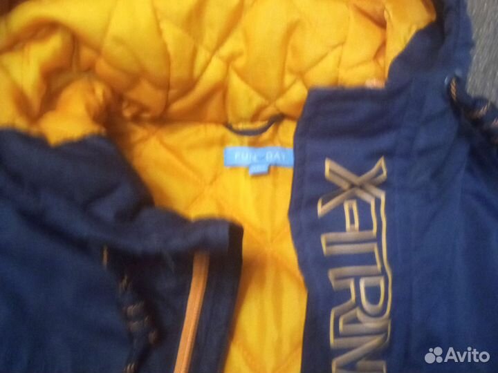 Две куртки демисезонные для мальчика 146