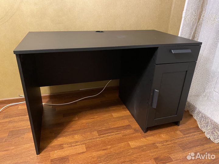 Рабочий столик IKEA