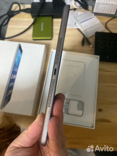 Планшет Apple iPad Air 1 32Gb Wi-Fi + Cellular