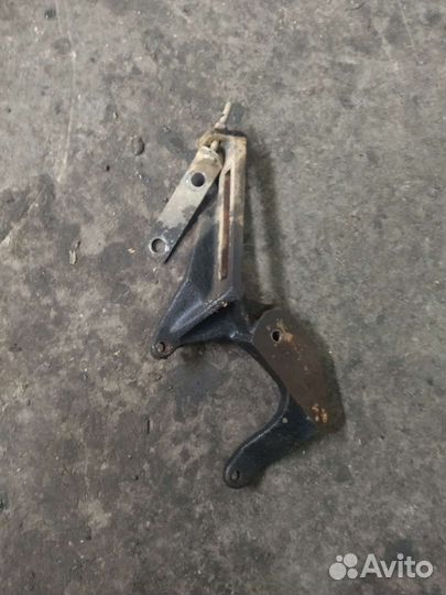 Кронштейн насоса гура УАЗ Хантер