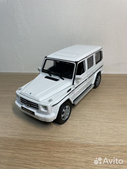 Mercedes G-Class гелентваген 1:24 модель Welly