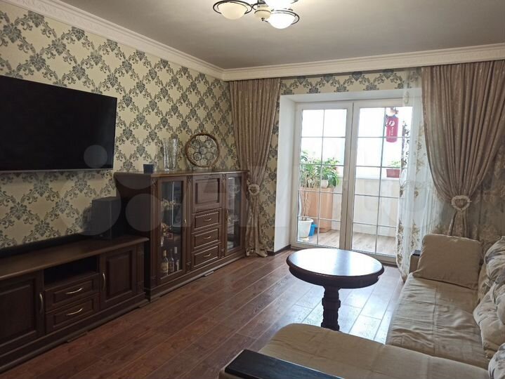 3-к. квартира, 102 м², 7/18 эт.