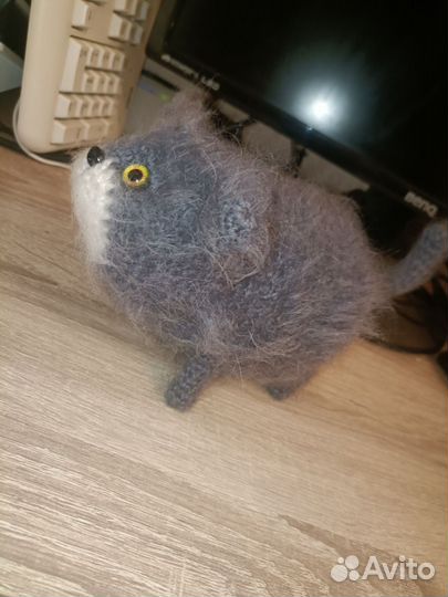 Вязанная игрушка шерстяная - кошечка Буся