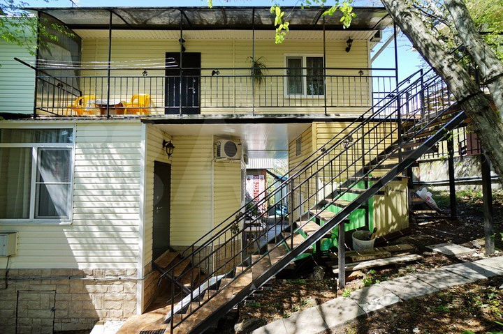 Комната 12 м² в 5-к., 2/2 эт.