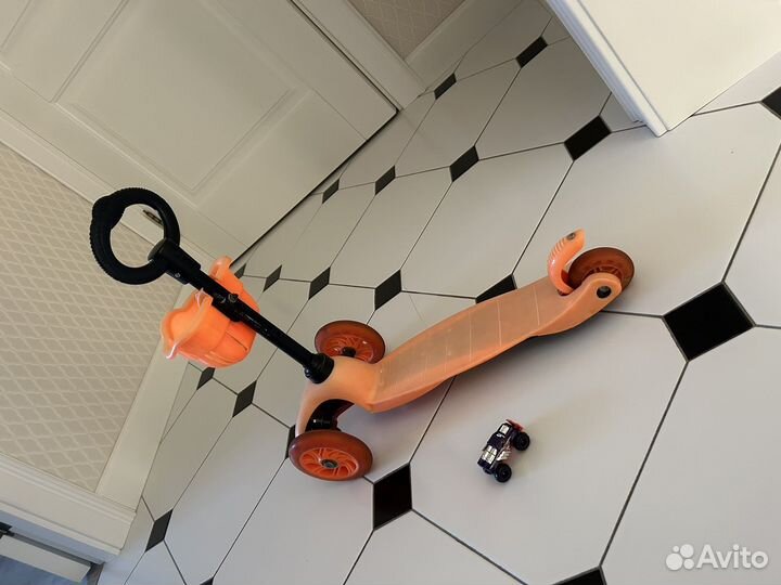 Самокат детский для малыша