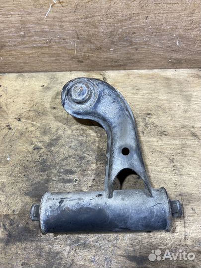 Рычаг верхний передний правый Mercedes W210