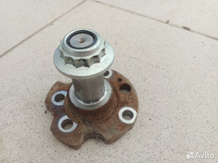 Цапфа задней оси задняя Skoda Rapid CWV 2021