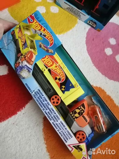 Hot wheels машина