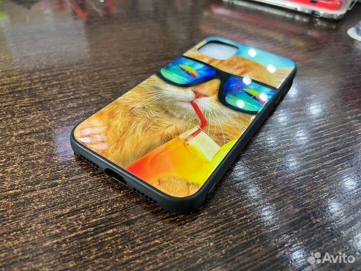 Чехлы на iPhone 11