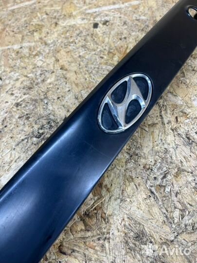 Молдинг крышки багажника Hyundai Accent 1.5 2008