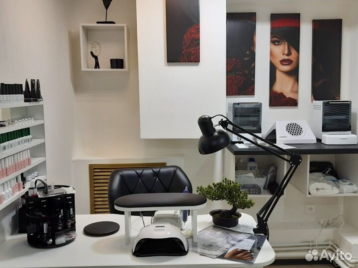 Аренда мастеру маникюра и педикюра