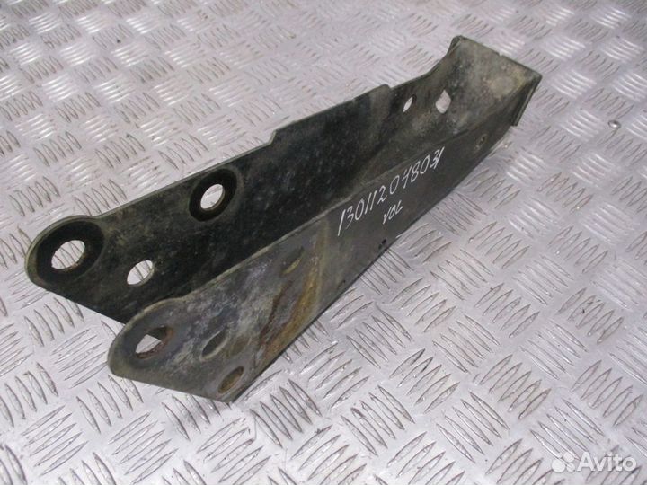 Кронштейн замка кабины Volvo 1076698