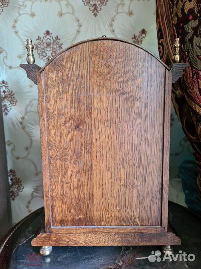 Часы в дубовом корпусе, Германия