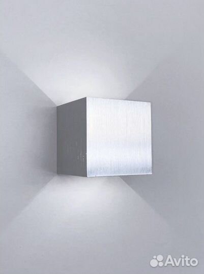 Светильник Бра Elegant 4220 алюминий 10*10*10