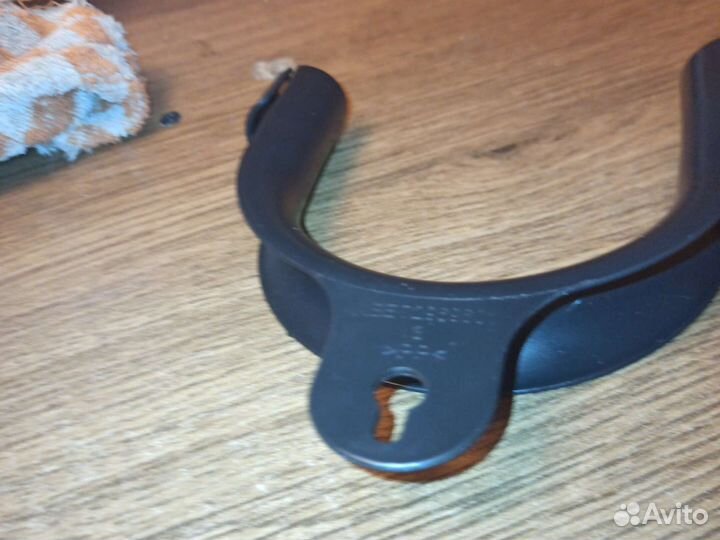 Крепеж для шланга стиральной машины