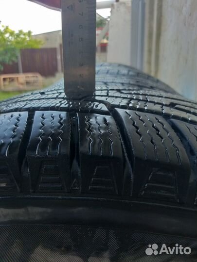 Kumho I'Zen KW31 215/70 R16
