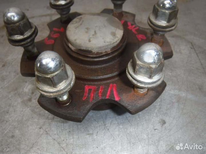 Ступица передняя левая Mitsubishi Pajero 3 6G74