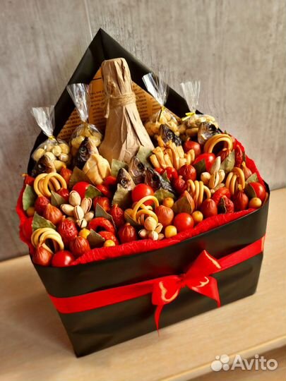 Шикарный мужской букет/подарок на 8 марта