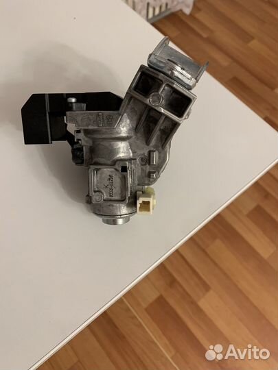 Замок зажигания Toyota corolla