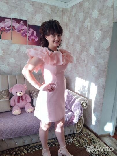 Женские вечерние платья