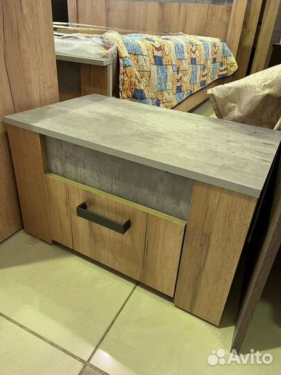 Тумба прикроватная